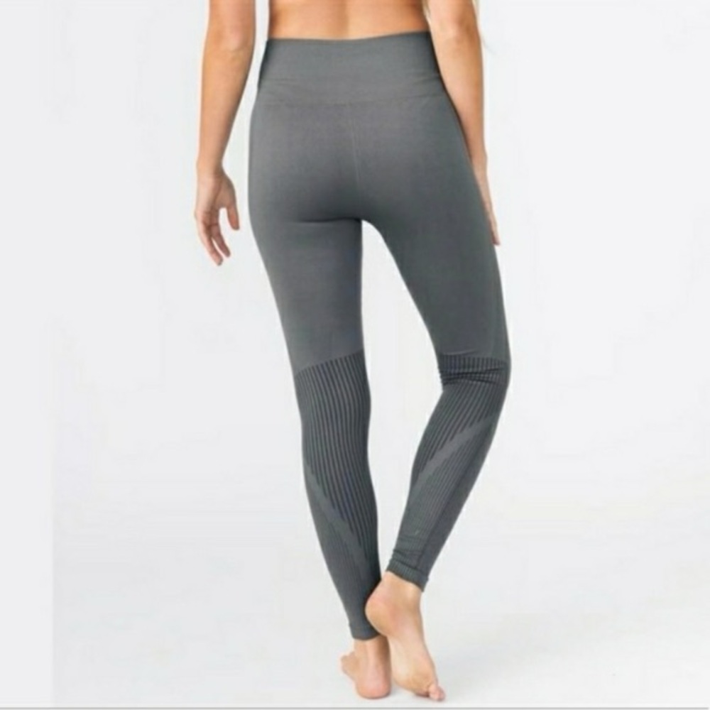 Zyia Active Gray Grid Performance High Rise size L - Picture 3 of 8